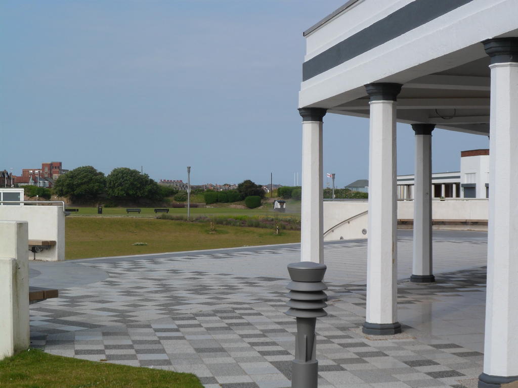 Wavecrest Lodge Fleetwood Exterior photo
