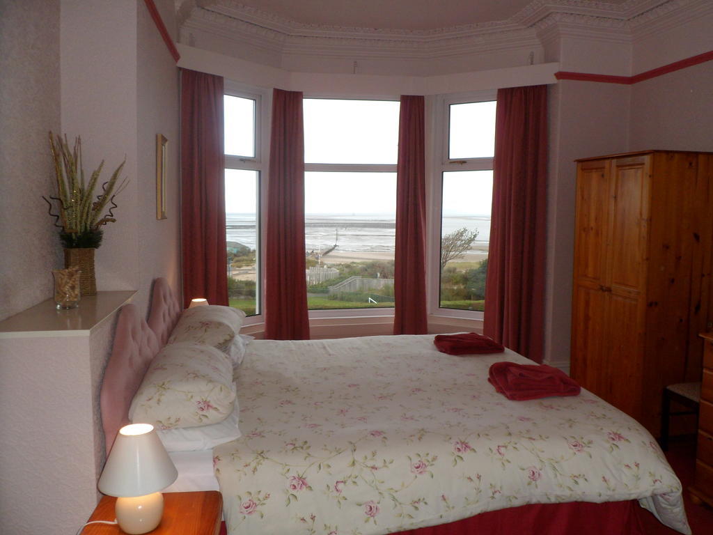 Wavecrest Lodge Fleetwood Room photo